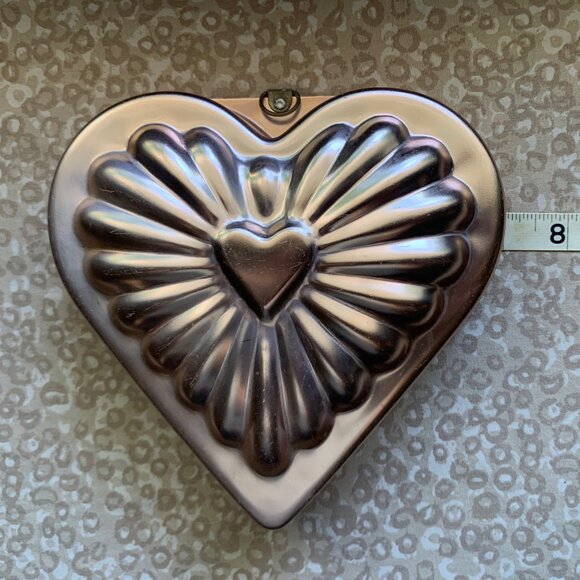 LOT of 7 Copper Colored Tin Molds – Display or Kitchen - Picture 7 of 15